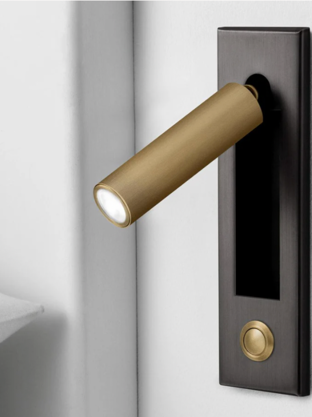 The Luminous Point – Minimalist Precision Wall Spotligh