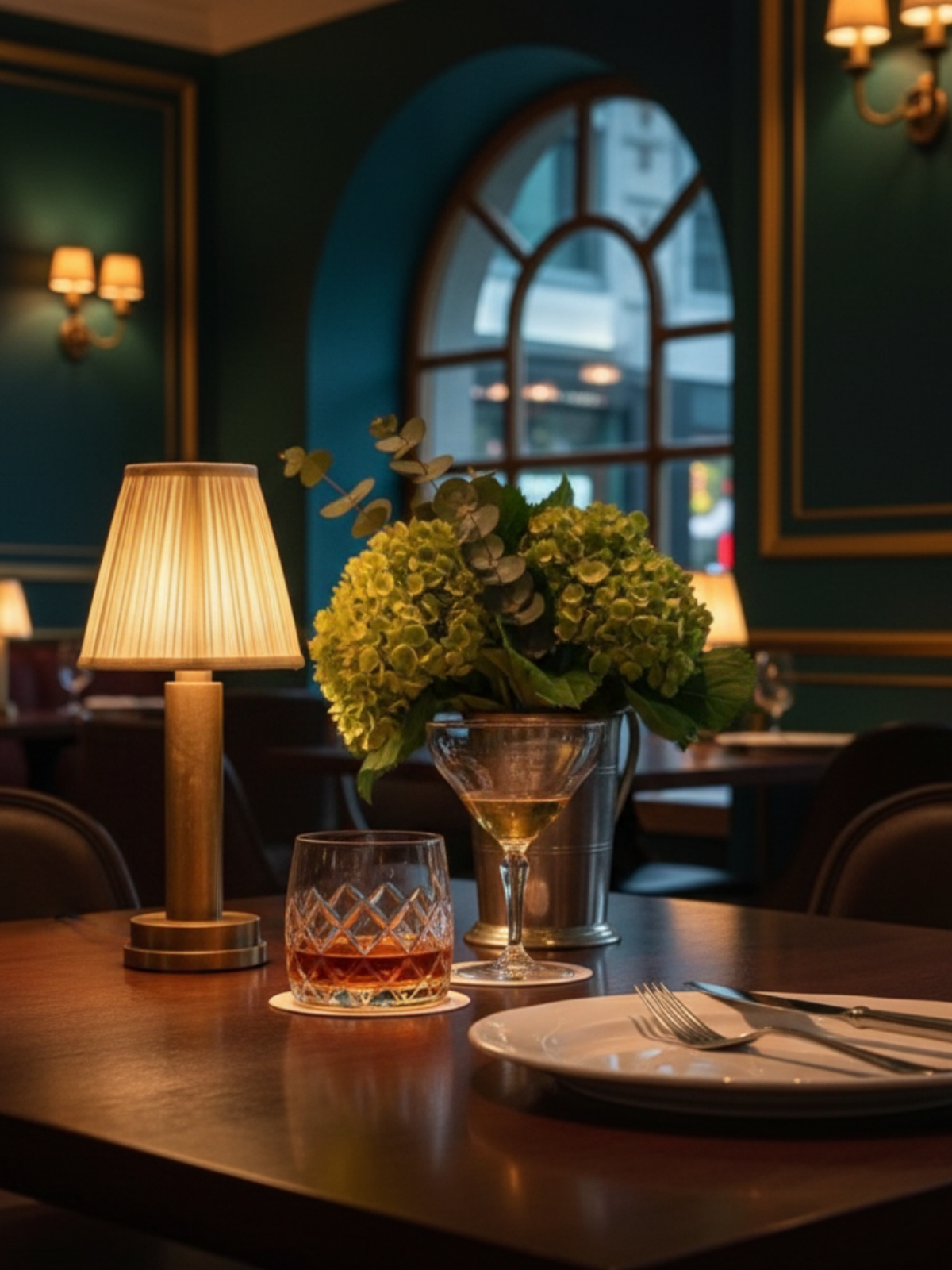 Cordless Brass Accent Table Lamp